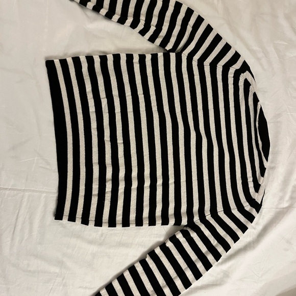 Black and White Striped Sweater - Picture 7 of 7